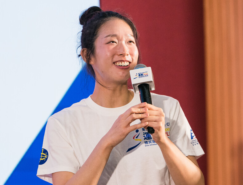 <p>Fencer Kong Man-wai shared her experience about the fencing competitions at the Asian Games.</p>
